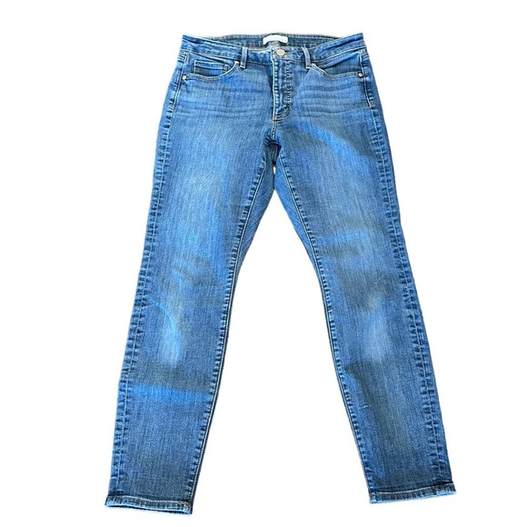 LOFT Mid Rise Curvy Skinny Jeans in Classic Mid Wash - 29 - Picture 3 of 9